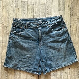 American Eagle Low-rise baggy shorts size 12